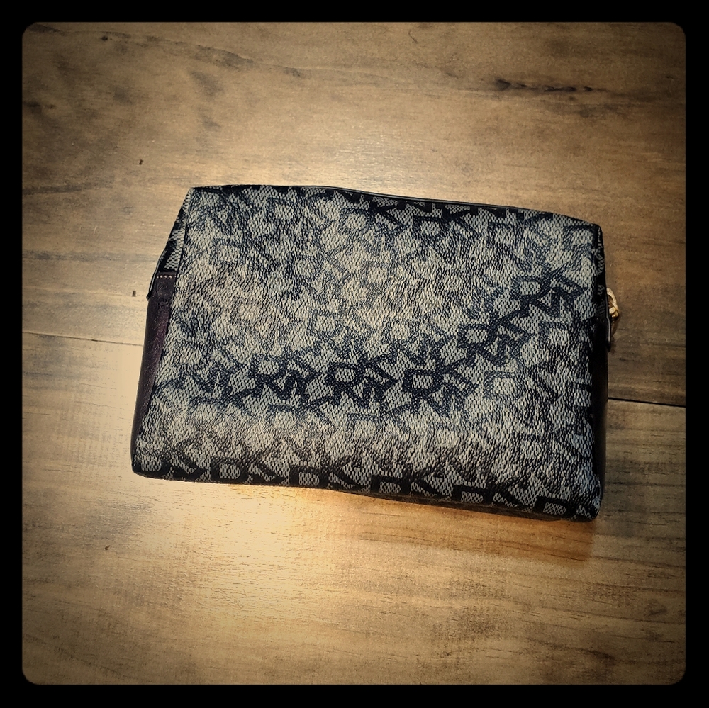 DK Make-Up Bag